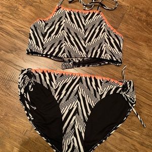 OP High neck black/white bikini